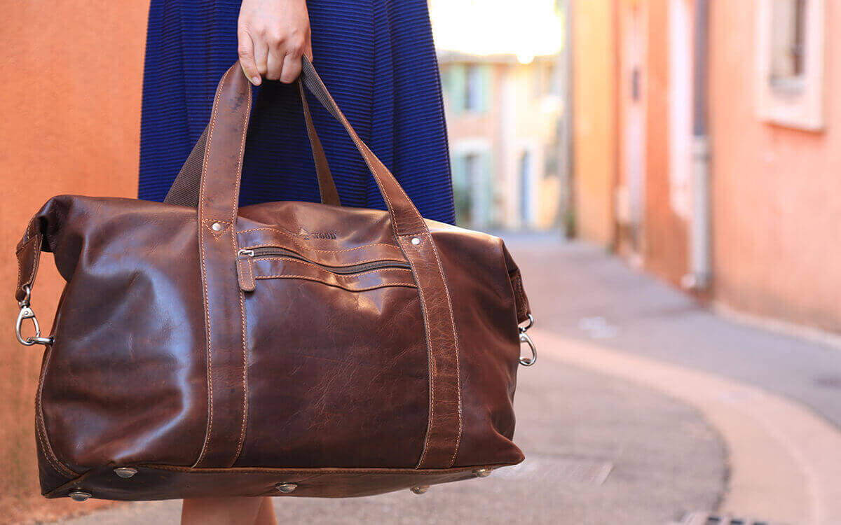 Weekender und Reisetaschen für Damen aus echtem Leder – von der kompakten Sporttasche bis zur großen Duffle Bag in verschiedenen Farben